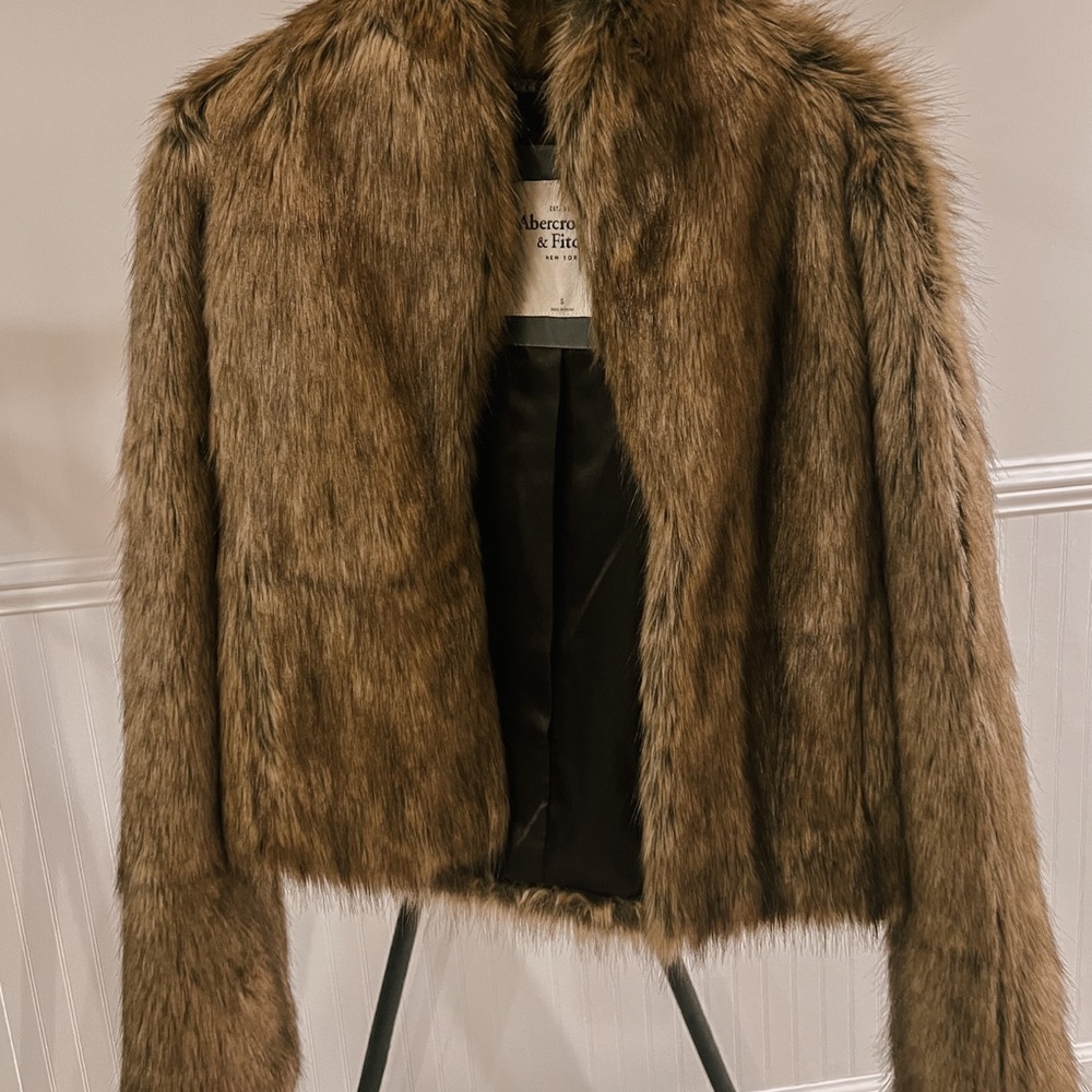 Abercrombie & Fitch Women's Faux Fur Teddy Jacket in Brown